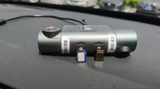 Mini rozmiar przenośny czarny pudełko samochodowe 2CH z funkcją 3G / 4G WIFI GPS dla taksówki